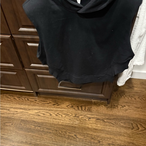 ALO Black Sleeveless Hoodie - Picture 3 of 6